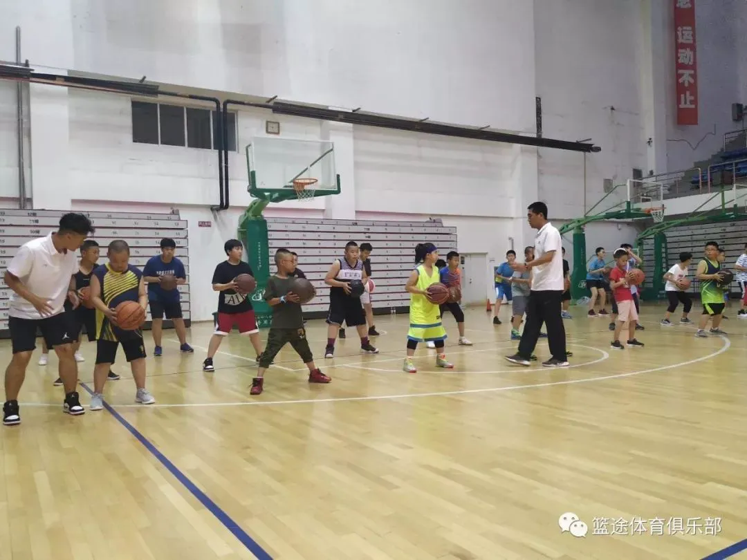 篮球小学生基本功训练教学反思怎么写_0